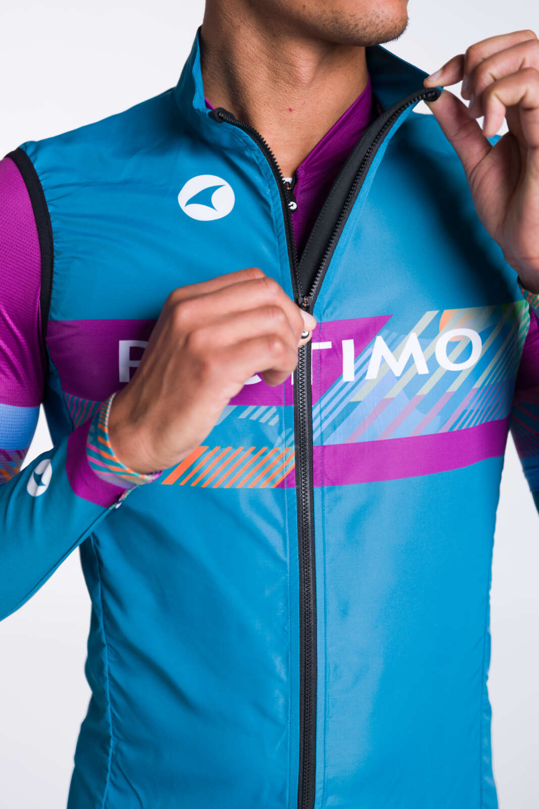 Men's Custom Cycling Wind Vest - Divide Zipper Detail
