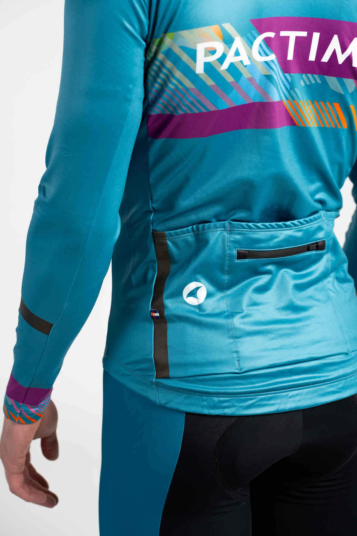 Men's Custom Thermal Cycling Jersey - Alpine Back Pocket Close-Up